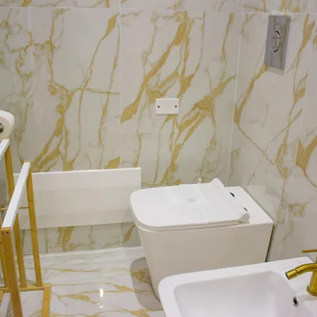 Residenza Angioina 3* نابولي